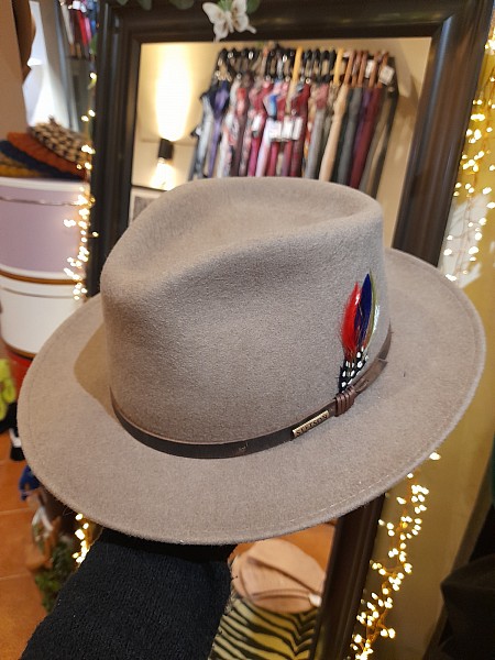 Vlněný klobouk fedora značky Stetson