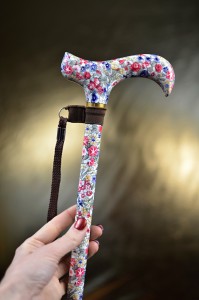 Vycházková hůl s nastavitelnou délkou Fló (sleva-vada)